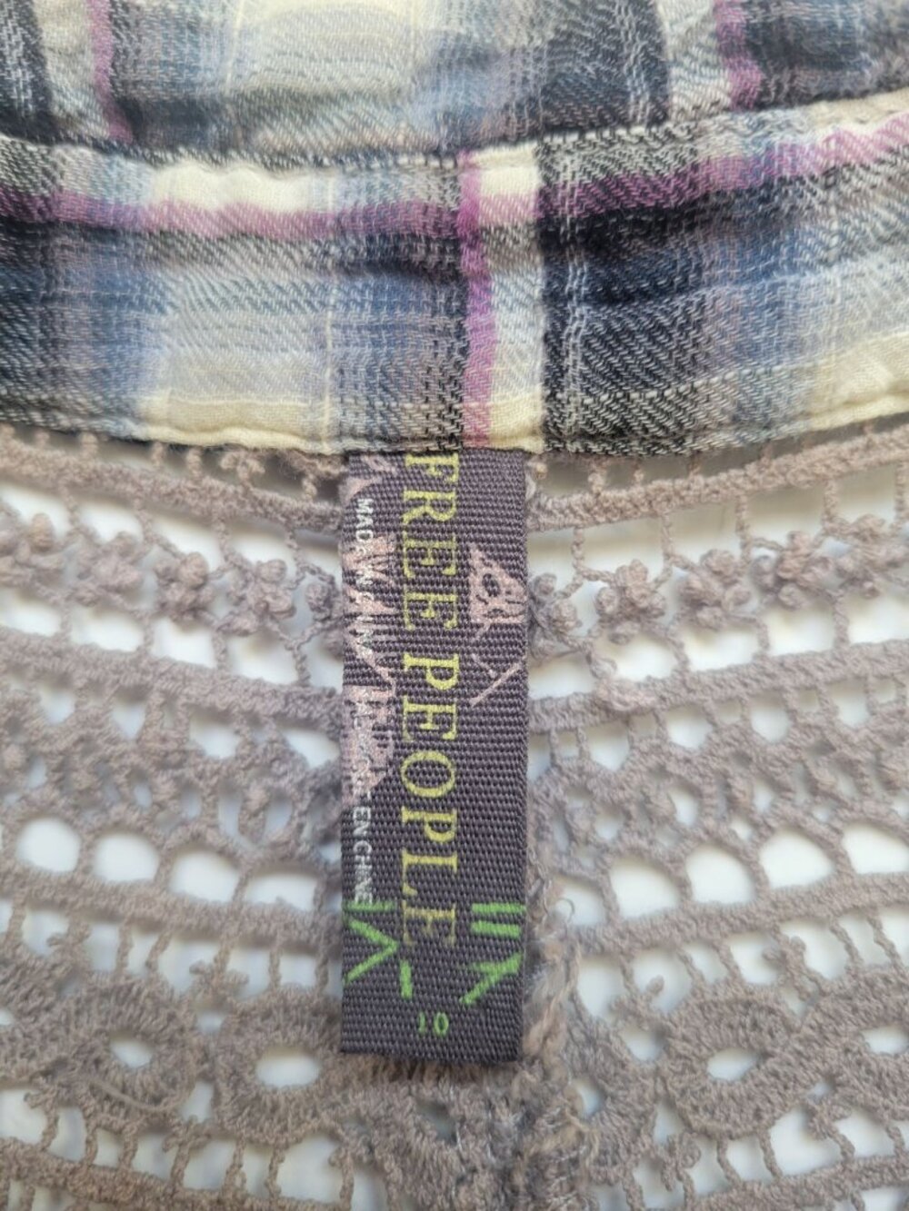 Free People plaid button-down shirt featuring crochet lace on the shoulder SZ L - Picture 8 of 11